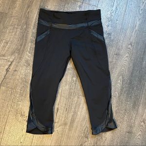 Lululemon black Capri with pockets